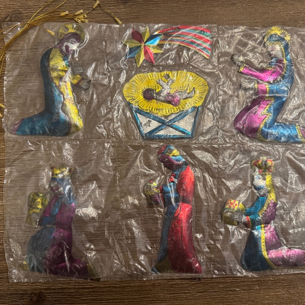 NIP VINTAGE Mexican Hand-Painted Stamped Tin Folk Art Nativity Ornament Set